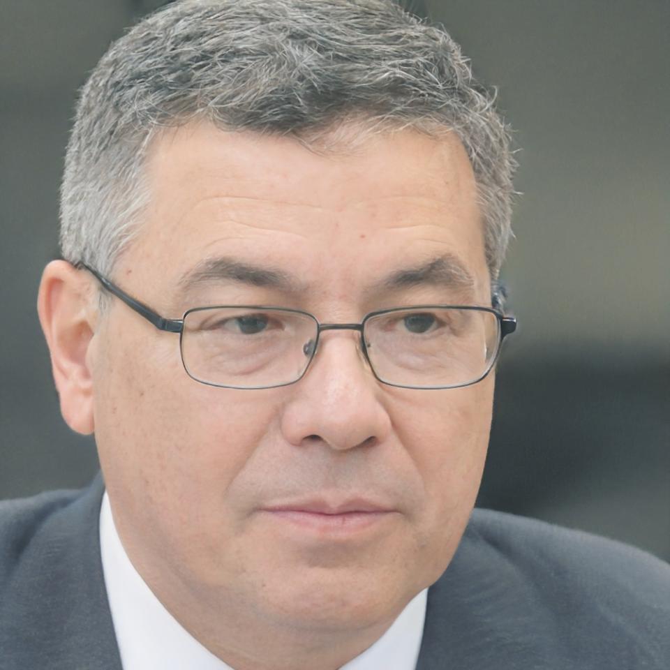 Portrait Finanzanalyst Timo Brückner